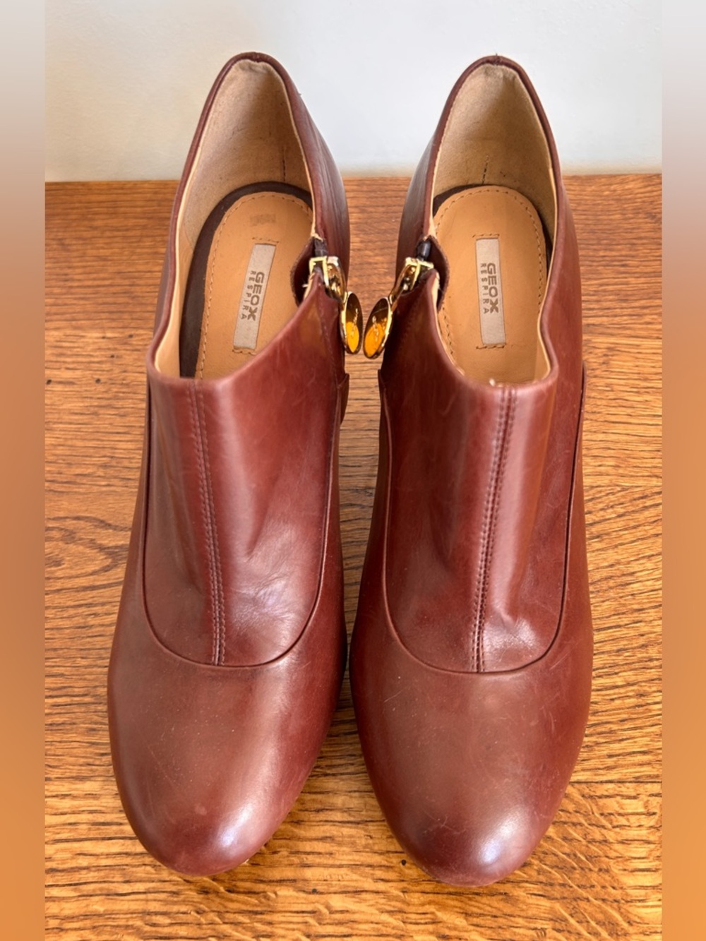 GEOX RESPIRA LEATHER ANKLE BOOT - Picture 2 of 9